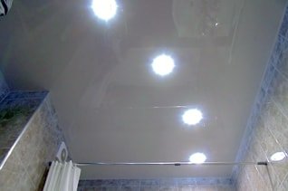 Какой натяжной потолок лучше: мат, глянец или сатин?