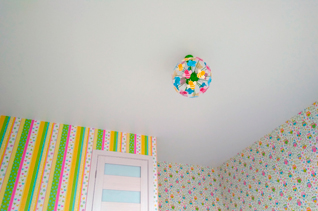 Сатиновый потолок в детской