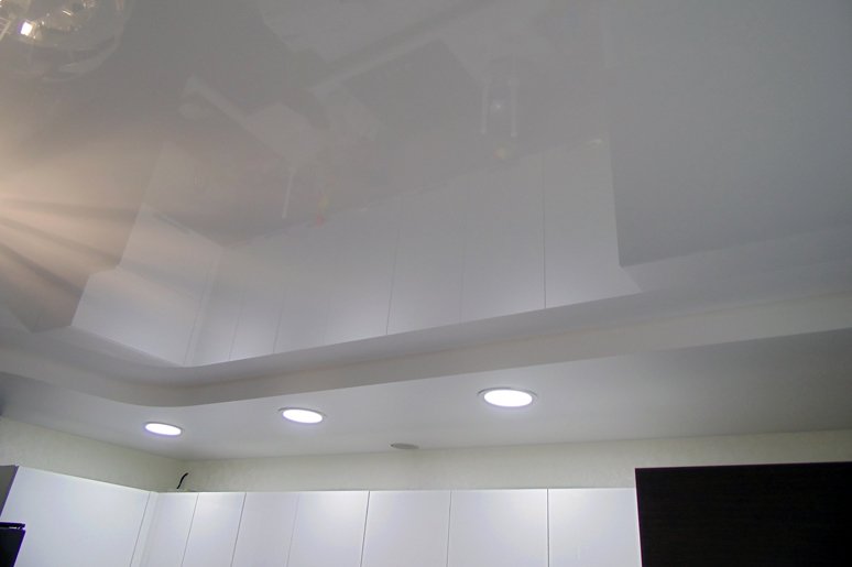 двухуровневые натяжные потолки