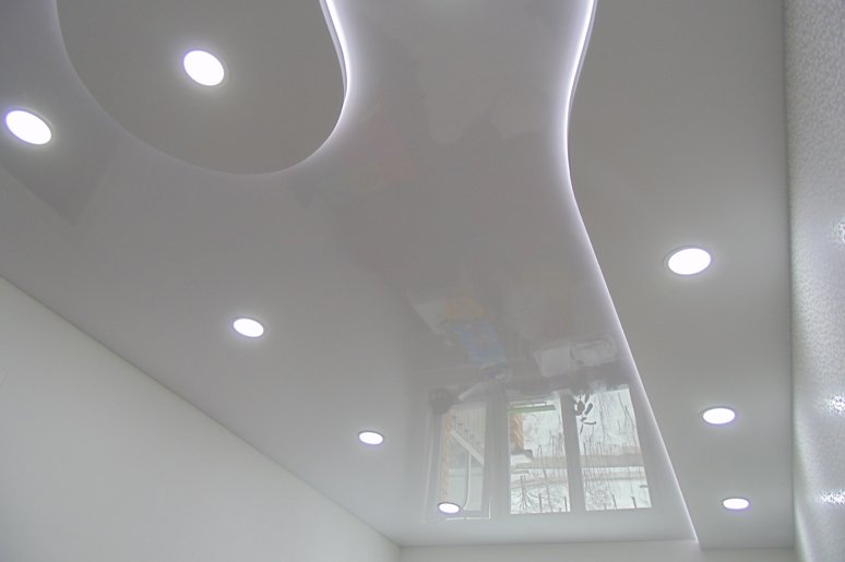 двухуровневые натяжные потолки
