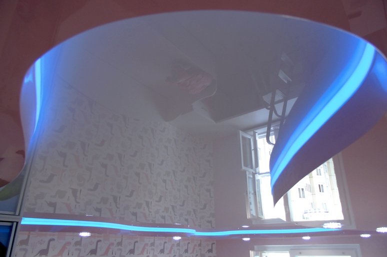 Двухуровневые натяжные потолки
