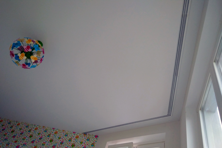 Ниша под карниз в десткой комнате