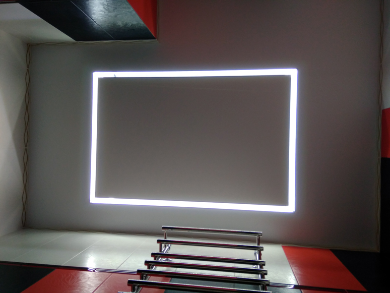 Парящие линии в ванной