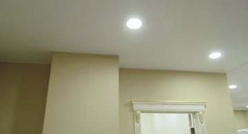 Простой одноуровневый потолок