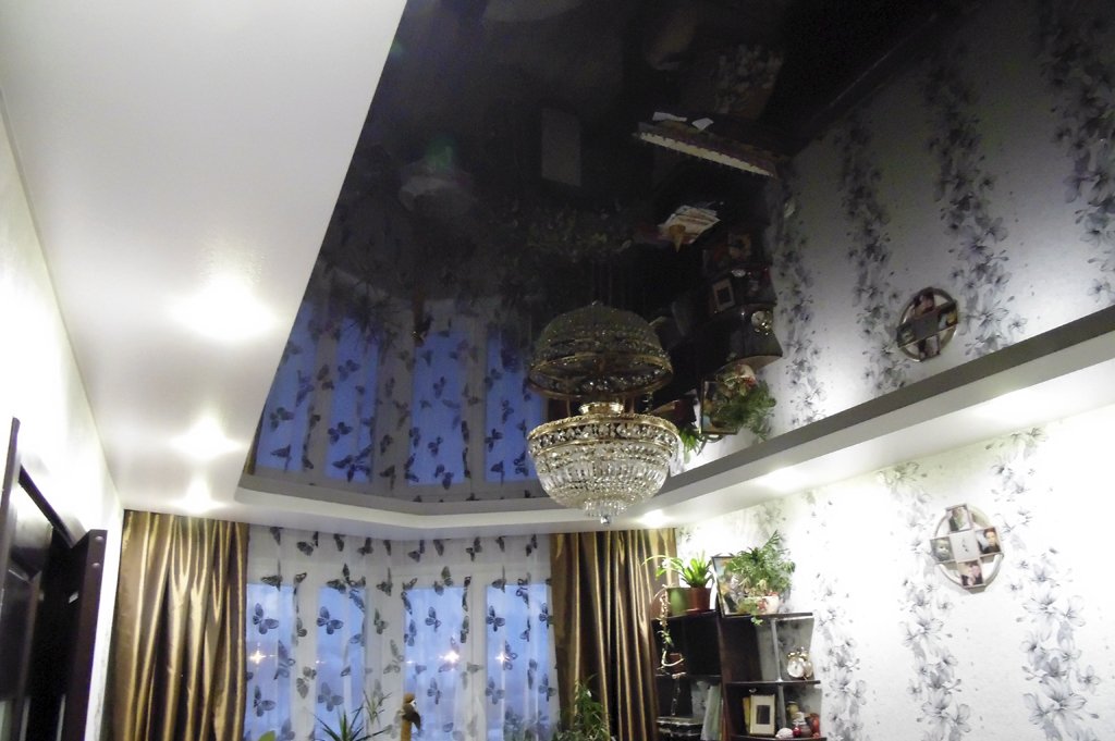 Заказать натяжной потолок в зале